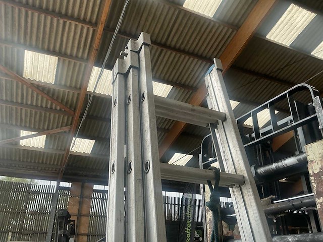 3x10 aluminium schuifladder - afbeelding 3 van  3