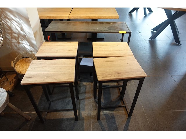 4 +1 tafel - afbeelding 1 van  6