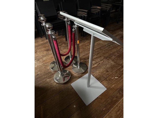 4 afzet-receptiepaaltjes + menubord - afbeelding 3 van  5