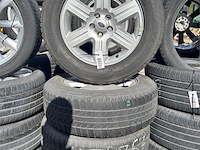 4 all season banden op velg land rover - afbeelding 1 van  5