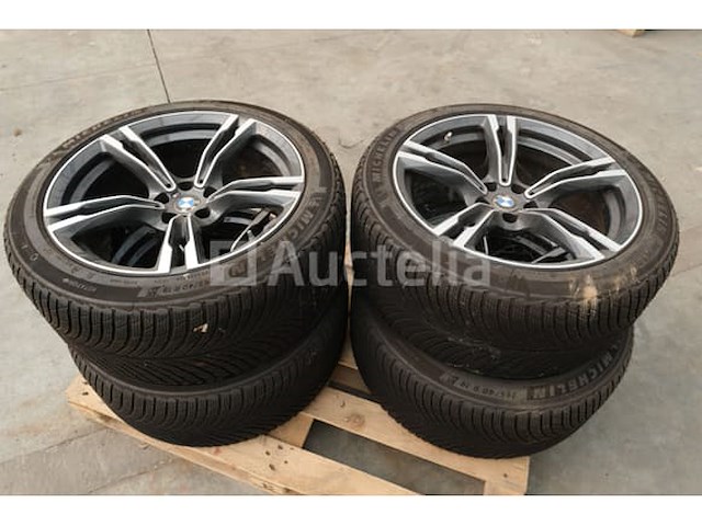 4 aluminium velgen met bmw m-banden - afbeelding 1 van  10