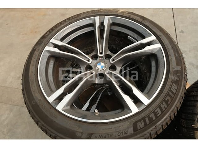 4 aluminium velgen met bmw m-banden - afbeelding 9 van  10