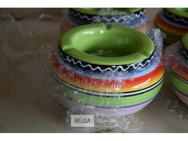 4 asbakken - afbeelding 2 van  2