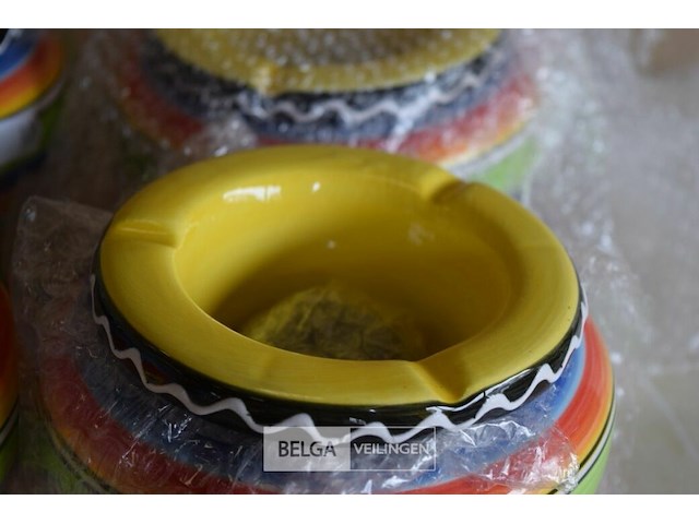 4 asbakken - afbeelding 2 van  2