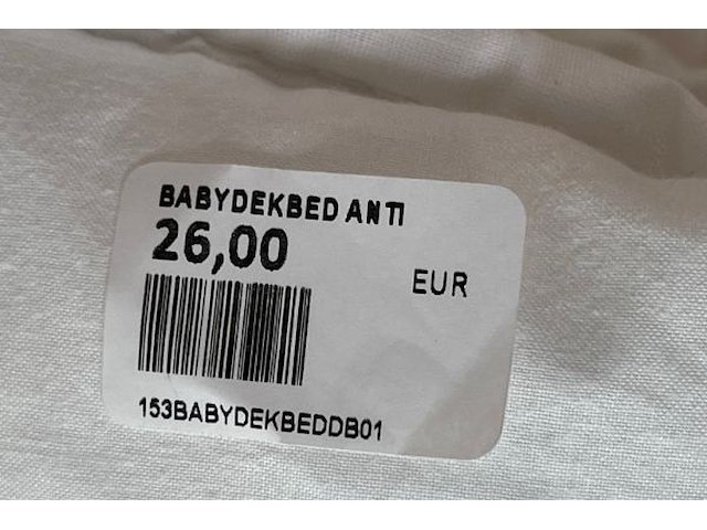 4 babydekbedden, 2 bedlinnen, rek, 2 moskitonetten - afbeelding 2 van  5