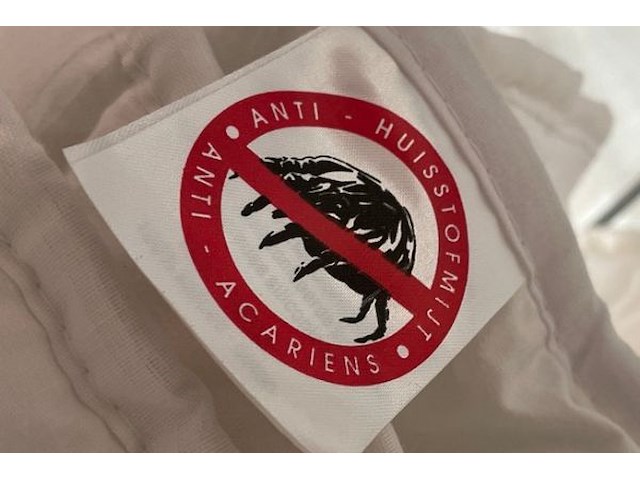 4 babydekbedden, 2 bedlinnen, rek, 2 moskitonetten - afbeelding 3 van  5