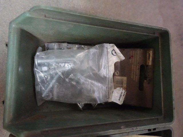 4 bakken diverse bouten - afbeelding 3 van  10