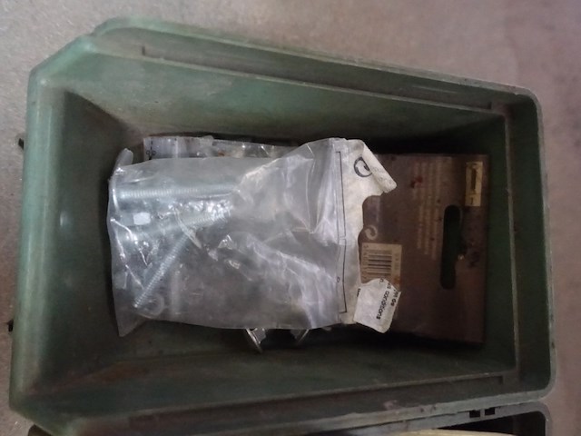 4 bakken diverse bouten - afbeelding 8 van  10