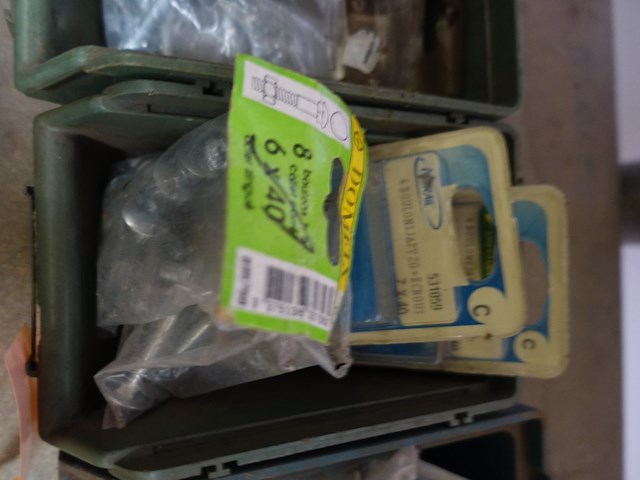 4 bakken diverse bouten - afbeelding 9 van  10