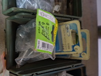 4 bakken diverse bouten - afbeelding 9 van  10