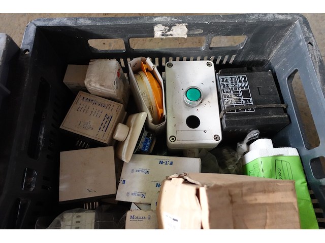 4 bakken electriciteitsmateriaal - afbeelding 4 van  14