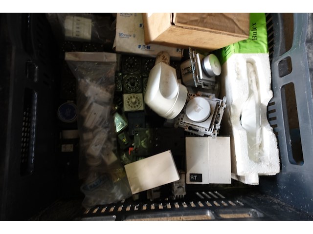 4 bakken electriciteitsmateriaal - afbeelding 6 van  14