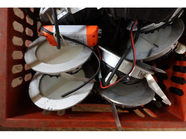 4 bakken electriciteitsmateriaal - afbeelding 8 van  14