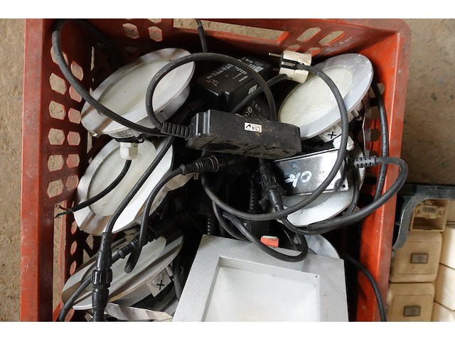 4 bakken electriciteitsmateriaal - afbeelding 10 van  14