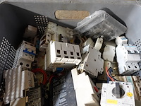 4 bakken electriciteitsmateriaal - afbeelding 13 van  14