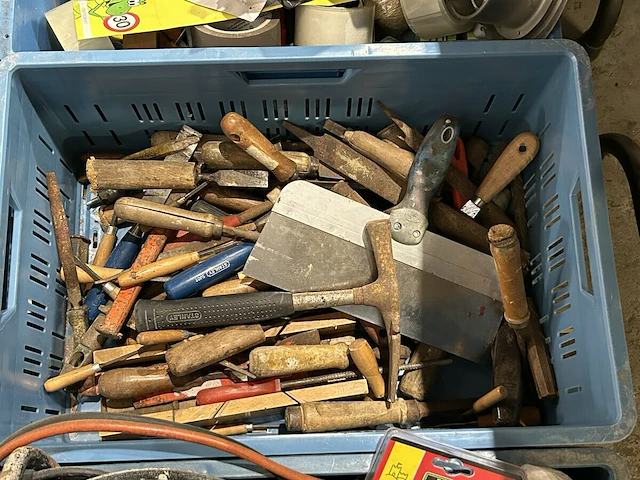 4 bakken met gereedschap - afbeelding 4 van  5