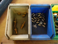 4 bakken met persluchtkoppelingen - afbeelding 2 van  3