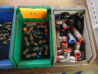 4 bakken met persluchtkoppelingen - afbeelding 3 van  3