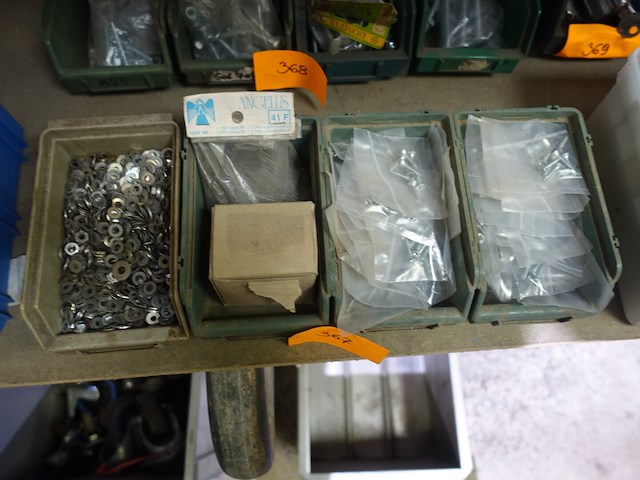 4 bakken vloten, nagels en vijzen - afbeelding 1 van  10