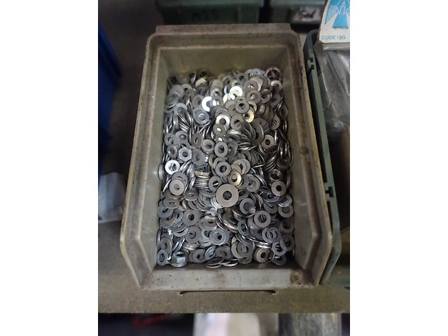 4 bakken vloten, nagels en vijzen - afbeelding 3 van  10