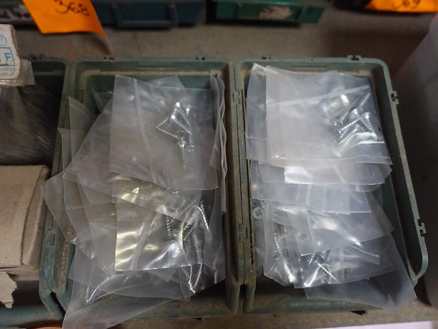 4 bakken vloten, nagels en vijzen - afbeelding 6 van  10