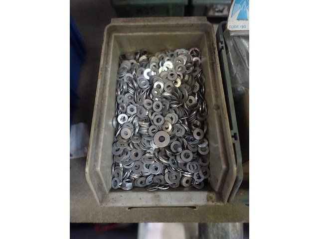 4 bakken vloten, nagels en vijzen - afbeelding 8 van  10