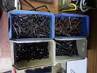 4 bakken zwarte bouten - afbeelding 1 van  5