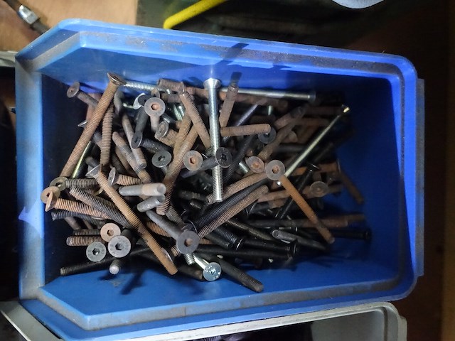 4 bakken zwarte bouten - afbeelding 4 van  5