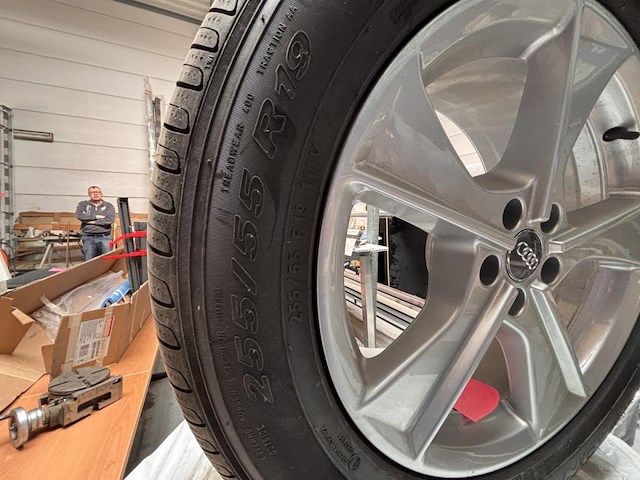 4 banden met velg audi - afbeelding 4 van  6