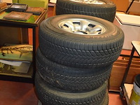 4 banden op velg bridgestone blizzak lm-80 253/75r15 109t