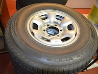 4 banden op velg bridgestone blizzak lm-80 253/75r15 109t - afbeelding 3 van  6