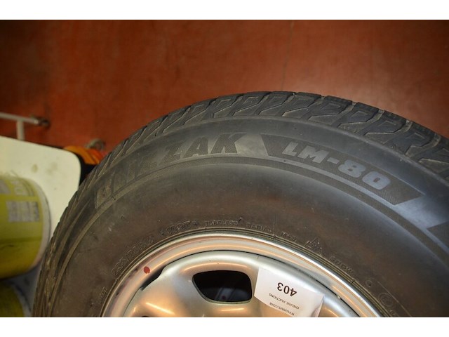 4 banden op velg bridgestone blizzak lm-80 253/75r15 109t - afbeelding 5 van  6