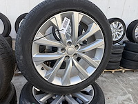 4 banden op velg land rover - afbeelding 2 van  5
