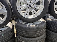 4 banden op velg range rover - afbeelding 1 van  5