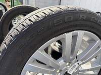 4 banden op velg range rover - afbeelding 4 van  5