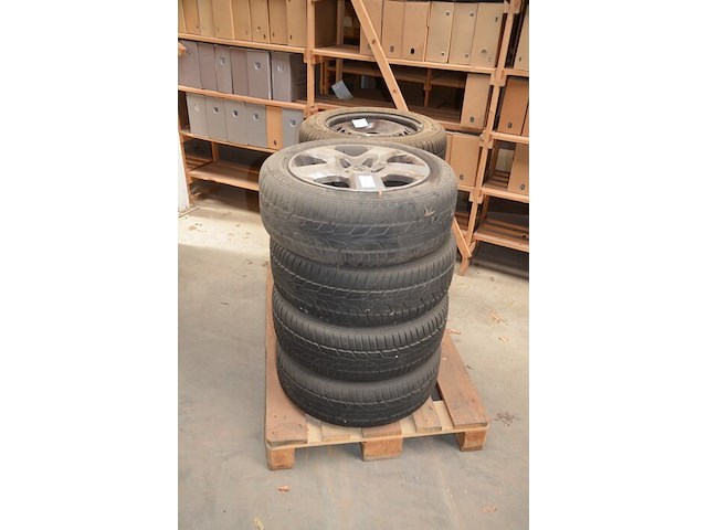 4 banden op velg semperit speed grip winter 205/55r1691tms - afbeelding 1 van  8