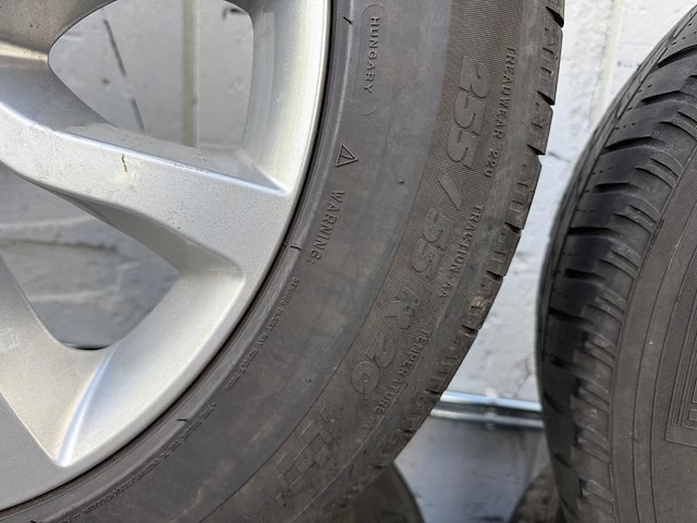 4 banden op velg - afbeelding 4 van  5