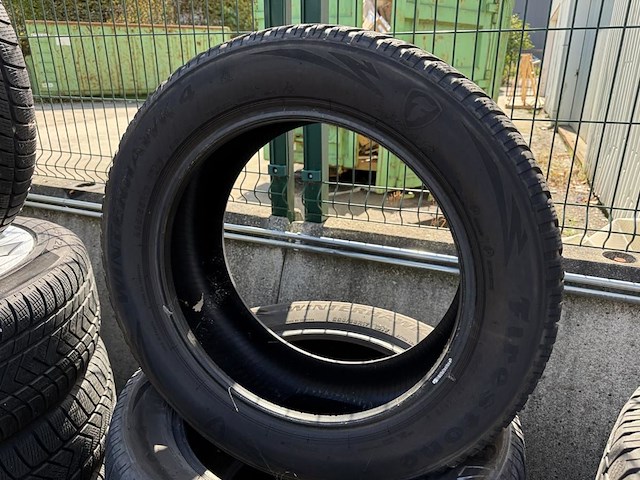 4 banden op velg - afbeelding 2 van  5