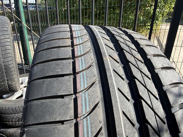 4 banden op velg - afbeelding 5 van  5