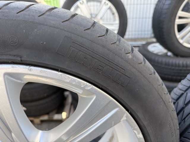 4 banden op velg - afbeelding 3 van  5