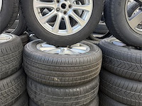 4 banden op velg - afbeelding 1 van  5