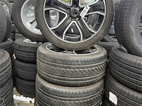 4 banden op velg - afbeelding 1 van  5