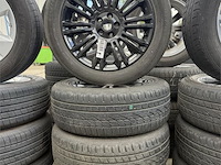 4 banden op velg - afbeelding 1 van  5