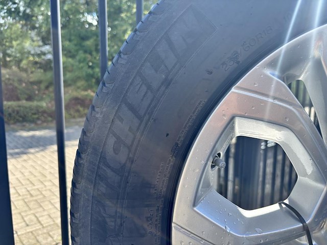 4 banden op velg - afbeelding 3 van  5