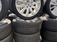 4 banden op velgen land rover - afbeelding 1 van  5
