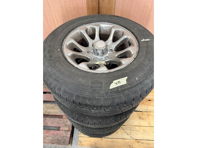 4 banden + velgen chevrolet express/gmc - afbeelding 1 van  4
