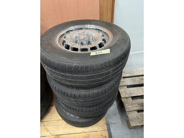 4 banden + velgen mercedes sl - afbeelding 1 van  3