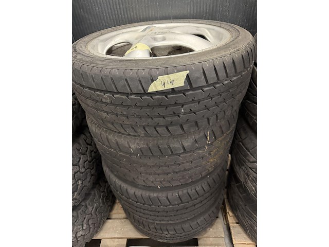 4 banden + velgen porsche - afbeelding 1 van  4