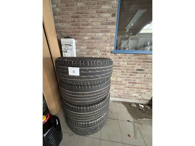 4 banden voor dodge 275/55 r20 113t - afbeelding 1 van  1