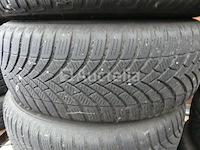4 banden voor vw tiguan michelin 215/65r17 99h velgen (winter) - afbeelding 1 van  9